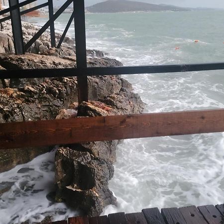 2F Saranda Apartment Kültér fotó