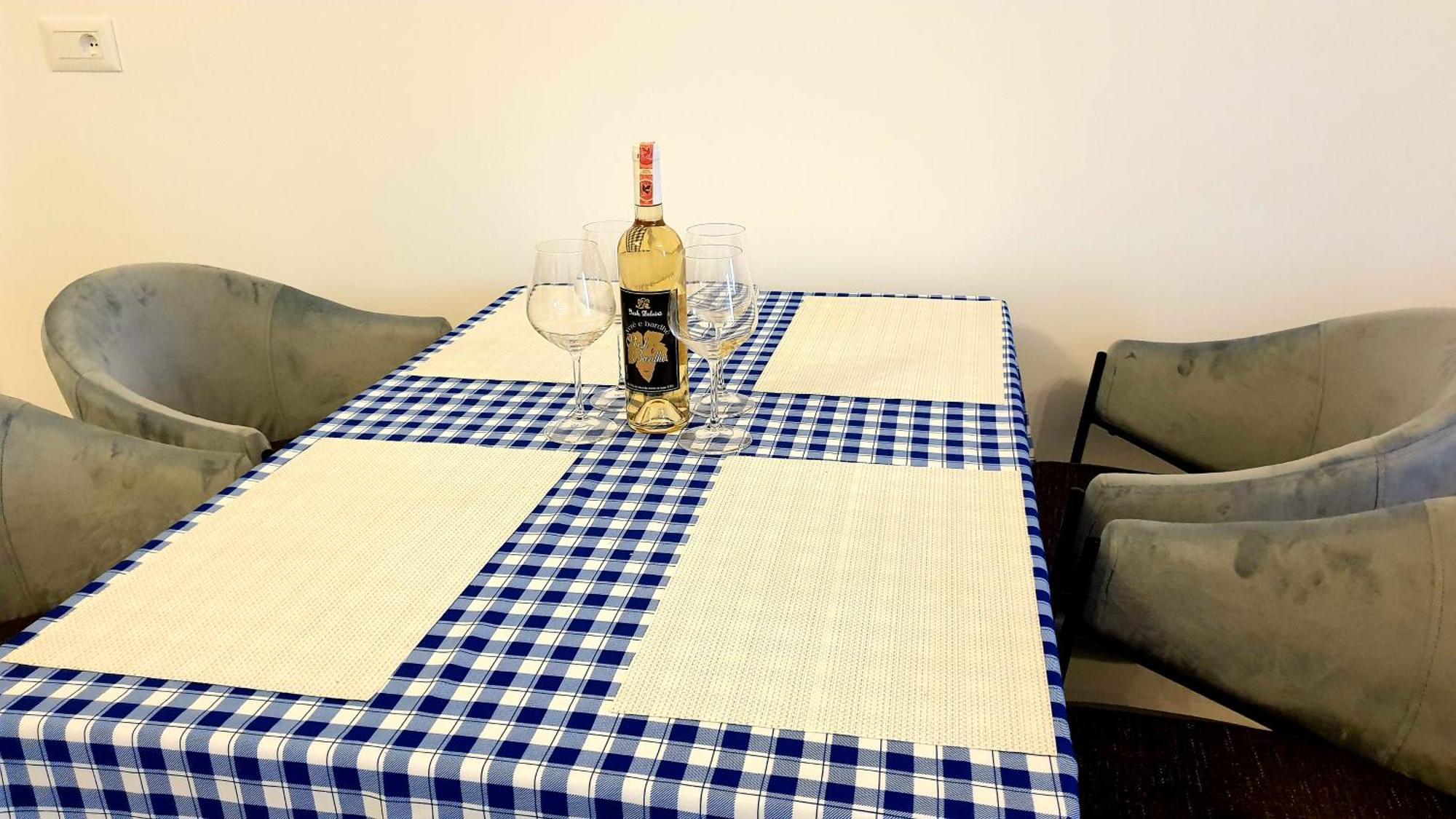 2F Saranda Apartment Kültér fotó